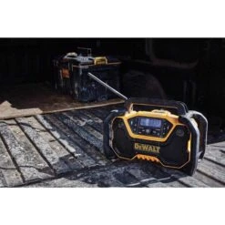 DeWalt 20 V Cordless Jobsite Bluetooth Radio 1 Pc -Norto Shop 1e1f1a8e 7fe0 45b3 b1d1 eb1785e4b080