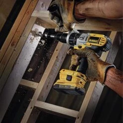 DeWalt DCA1820 18-20 V Lithium-Ion Battery Tune Up Clip 1 Pc -Norto Shop b1b395a1 c717 4408 917e 9ae194c49a5a